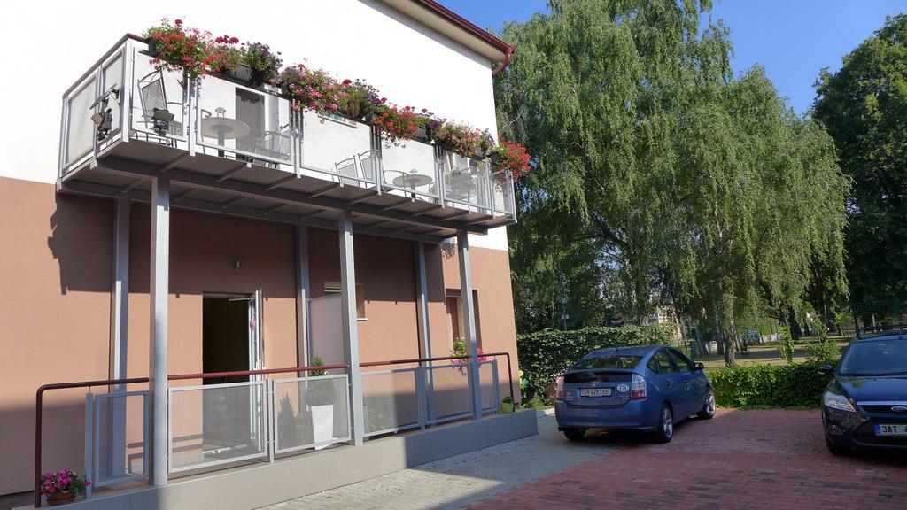 Apartmanovy penzion Park Nové Mesto nad Váhom Exteriér fotografie