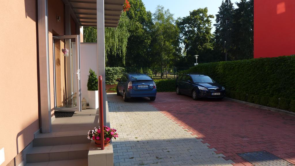 Apartmanovy penzion Park Nové Mesto nad Váhom Exteriér fotografie